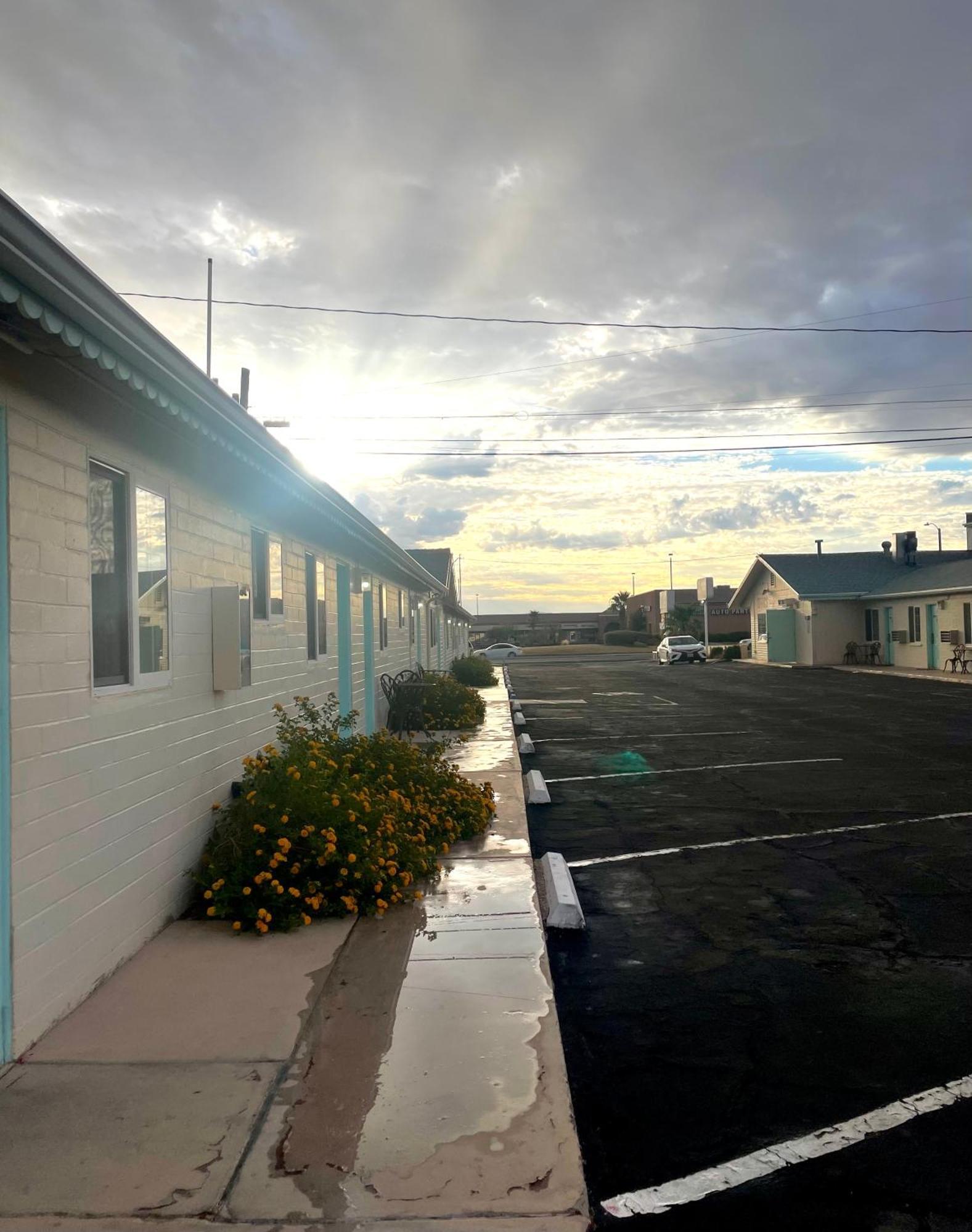 Oasis Inn&Suites Ridgecrest Eksteriør bilde